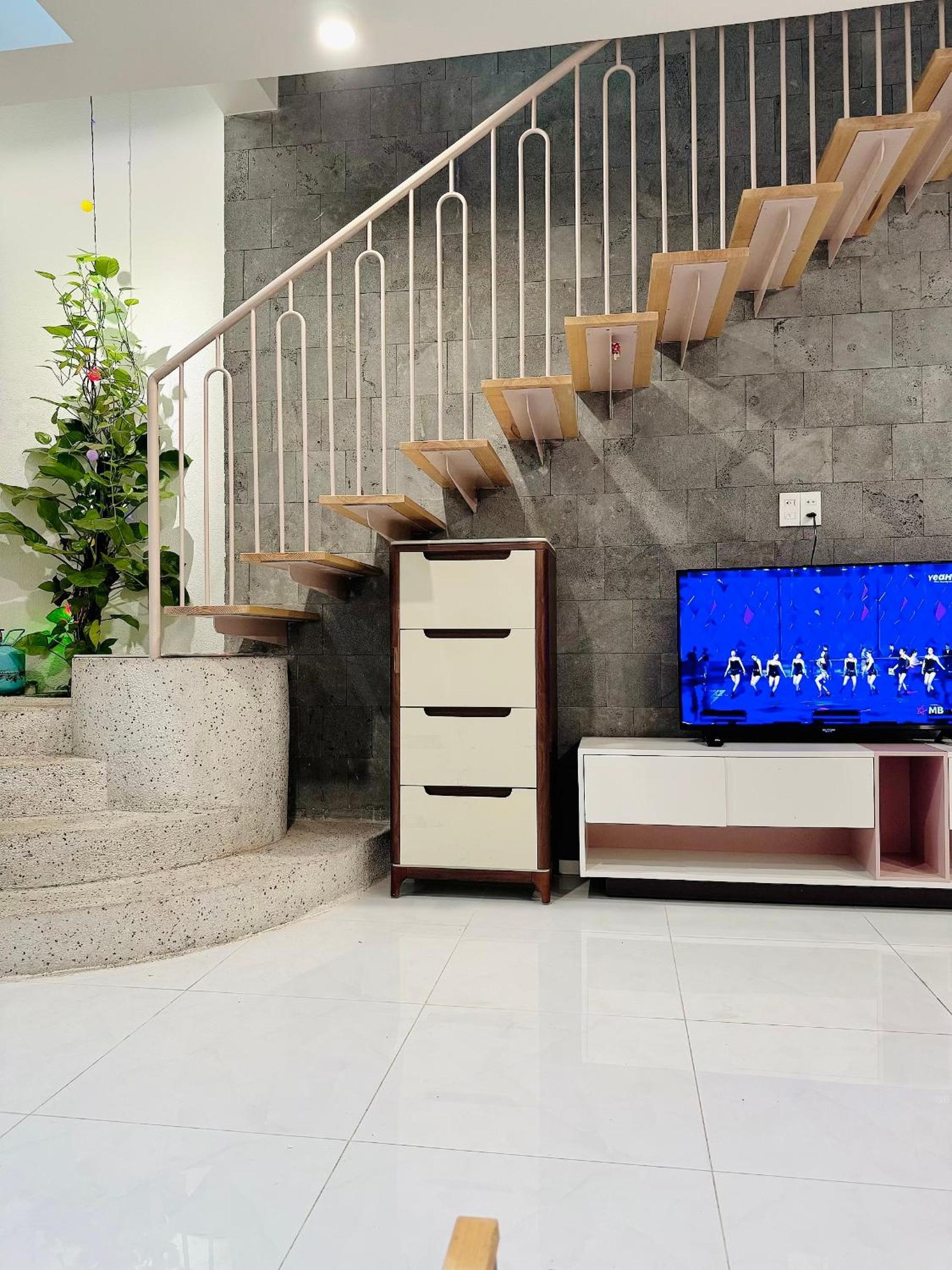 DORI HOUSE NTL