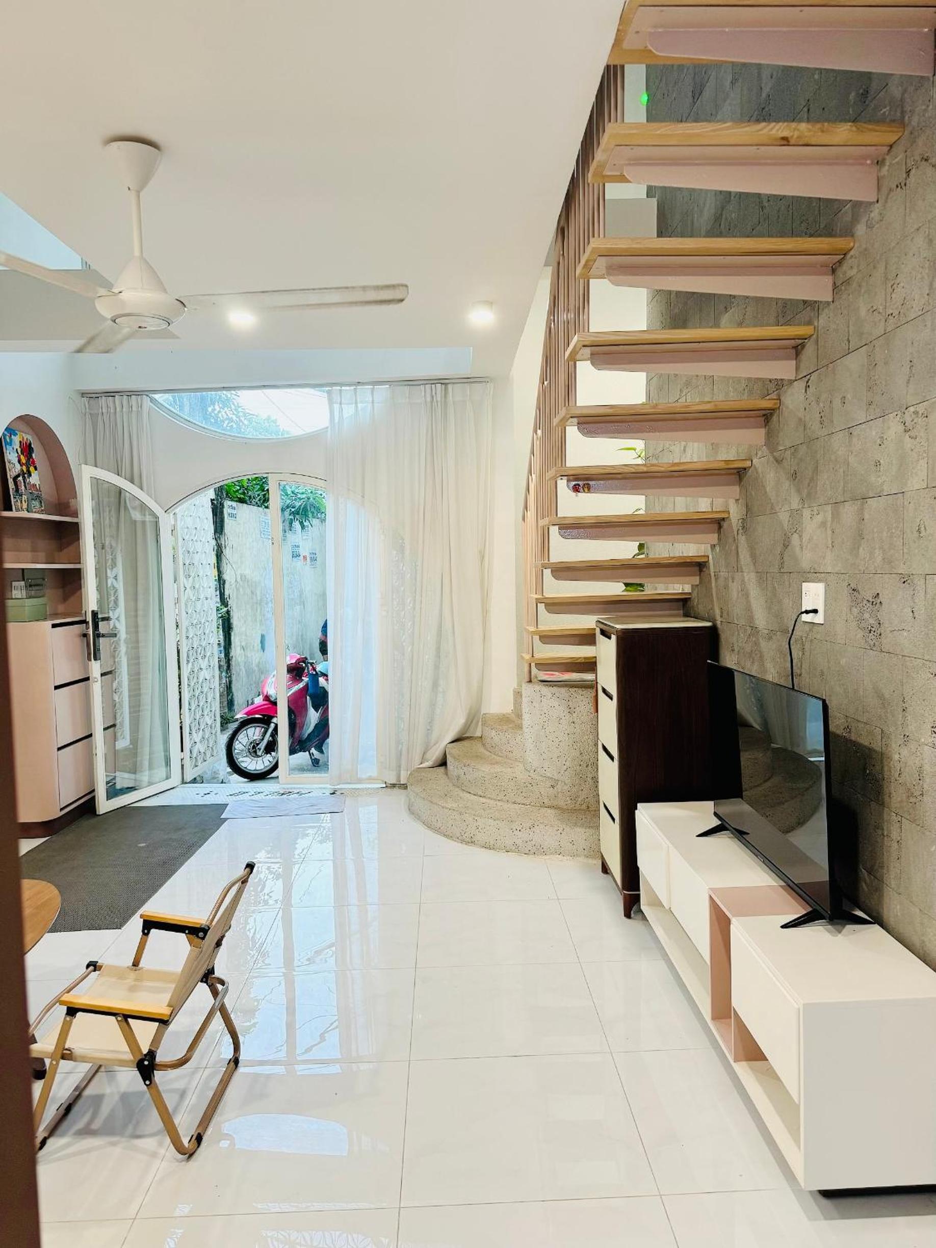 DORI HOUSE NTL