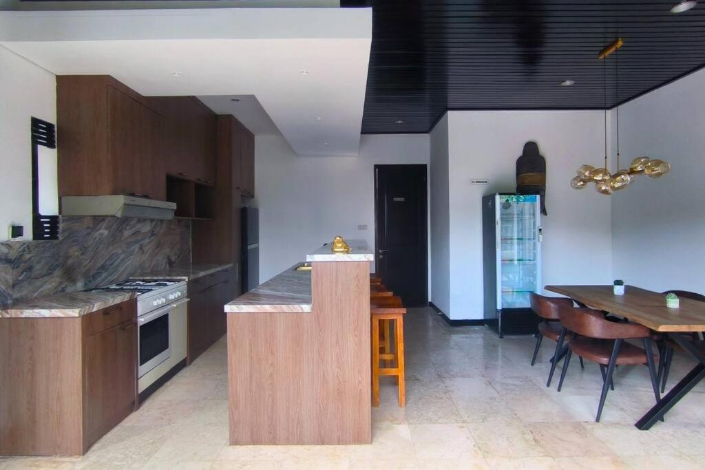 Puri Sharai Villa Ungasan by Nusantara Hospitality