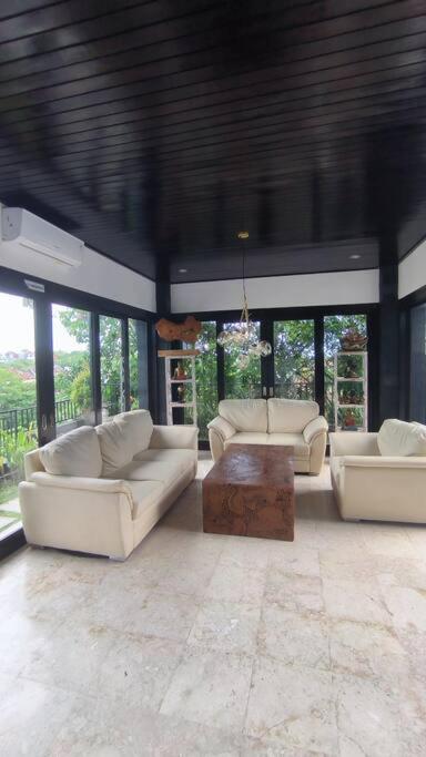 Puri Sharai Villa Ungasan by Nusantara Hospitality
