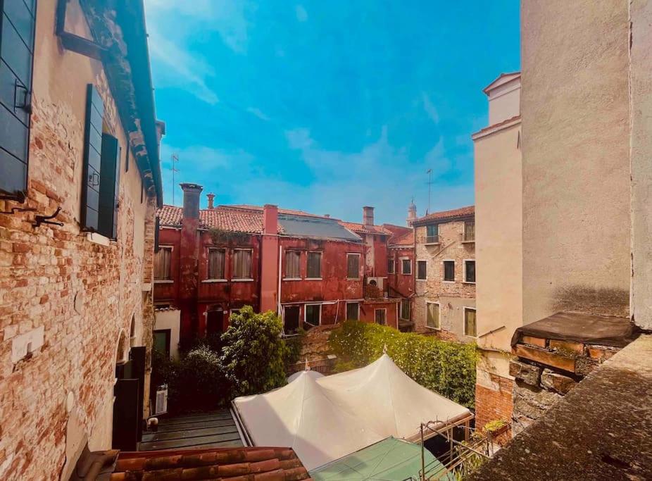 Casa con terrazza in Campo San Tomà