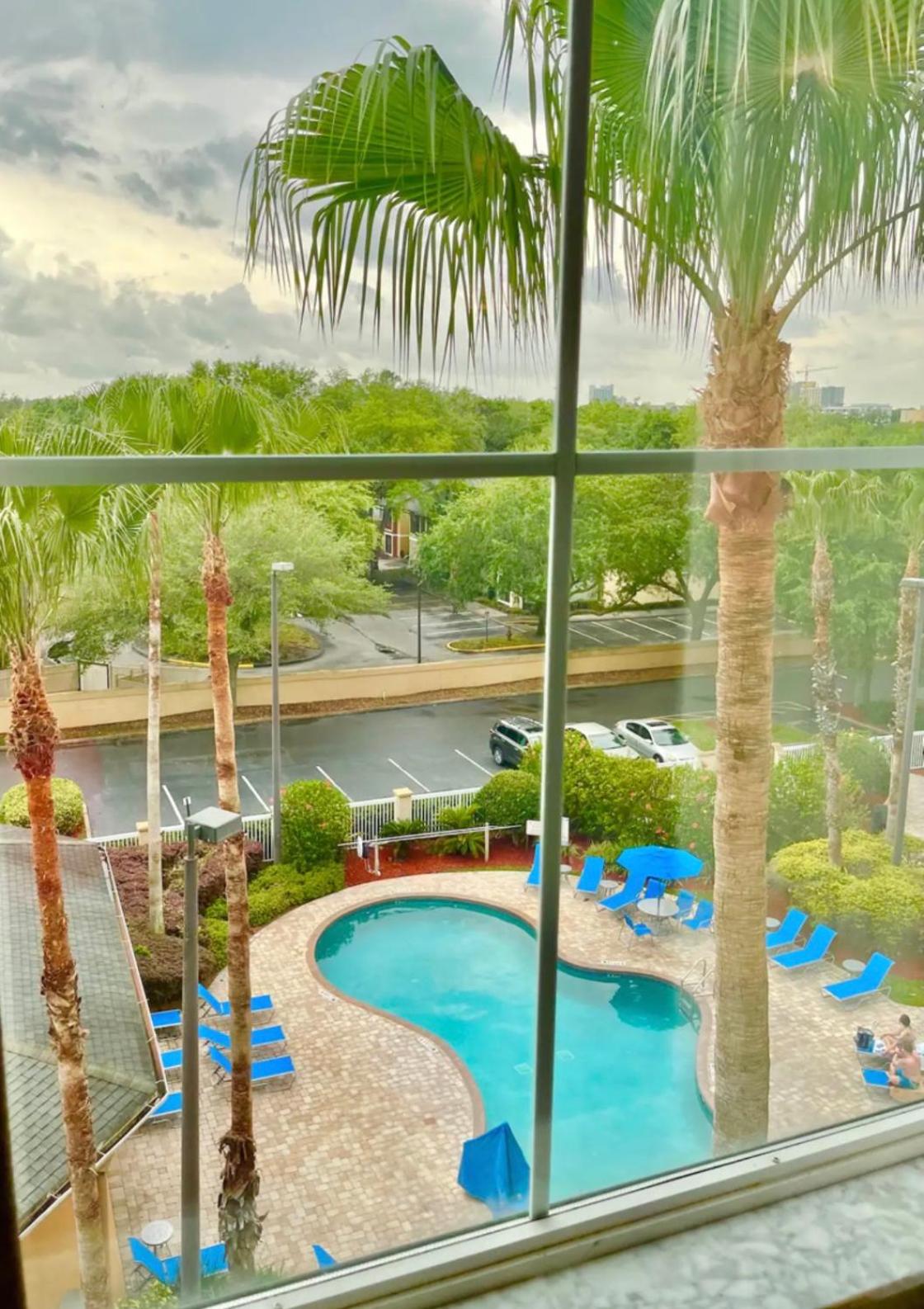 Resort Family Suite near Disney Pool view Free parks shuttle