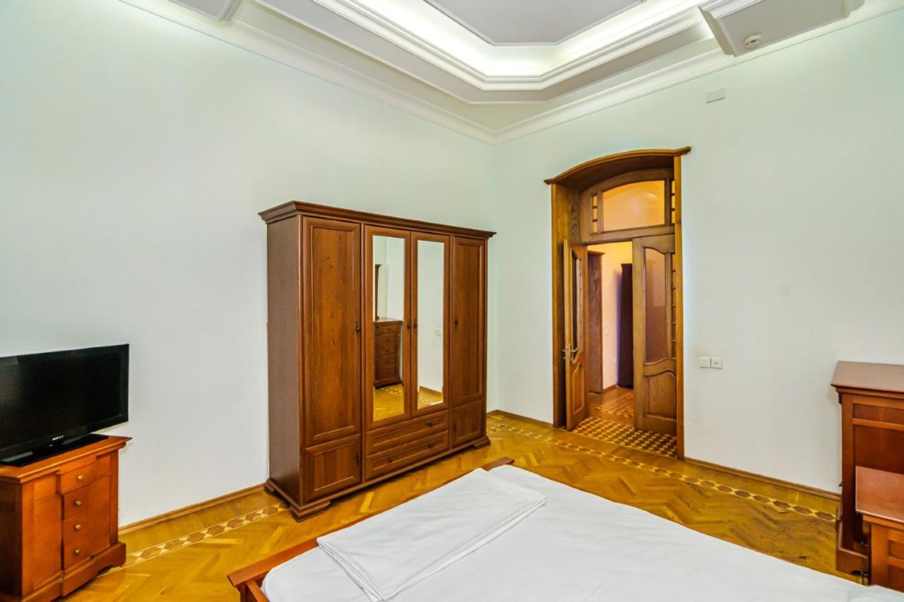 Big Apartment Saray