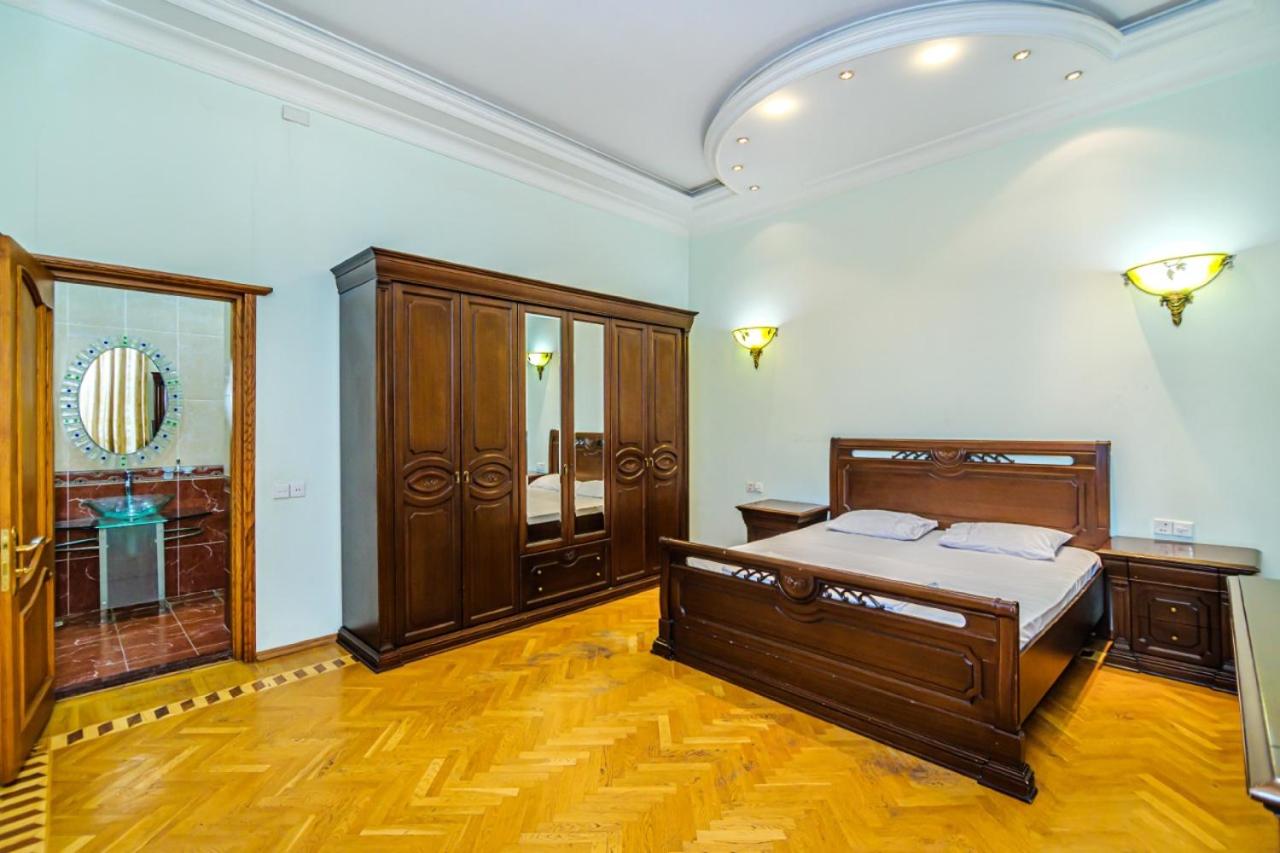 Big Apartment Saray