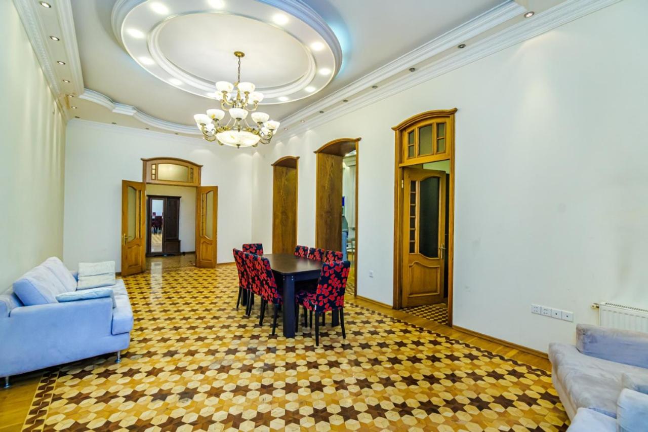 Big Apartment Saray