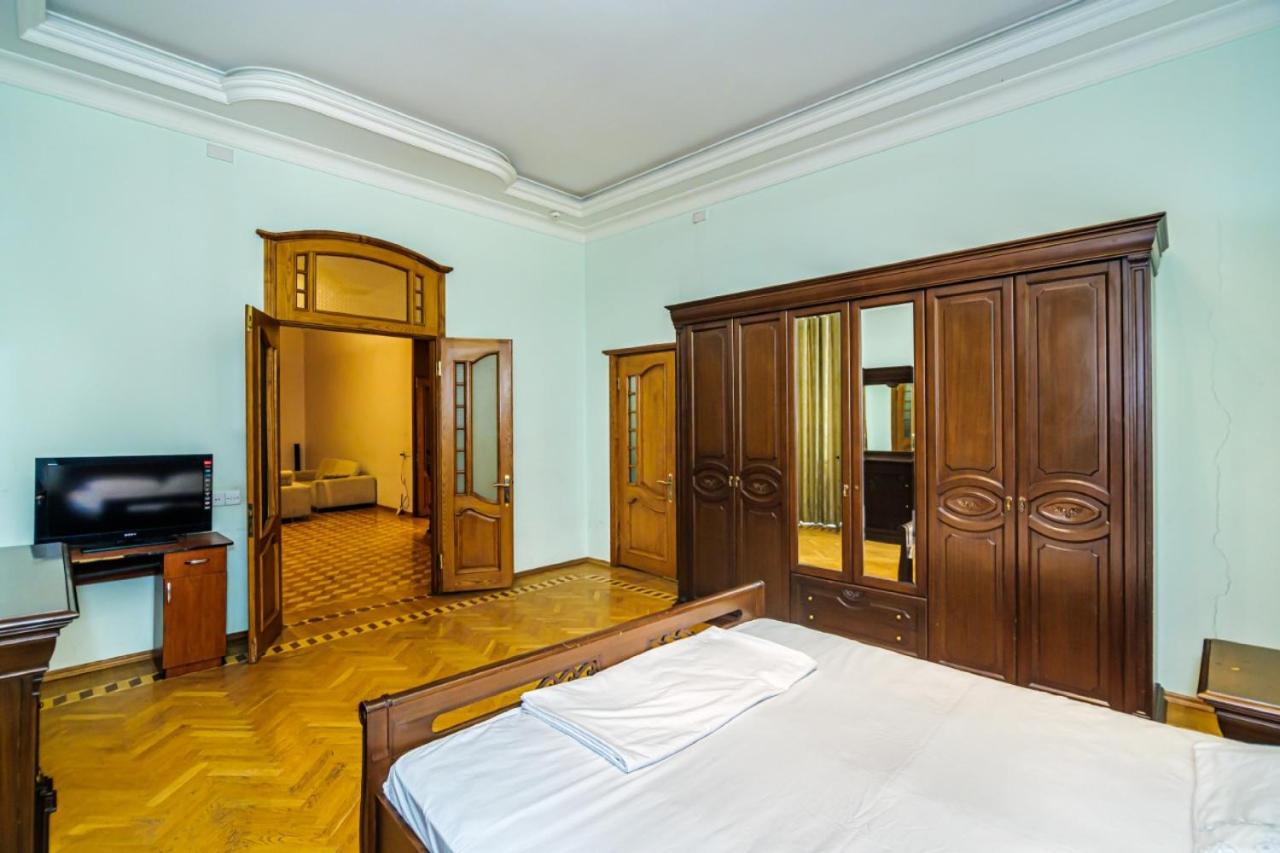 Big Apartment Saray