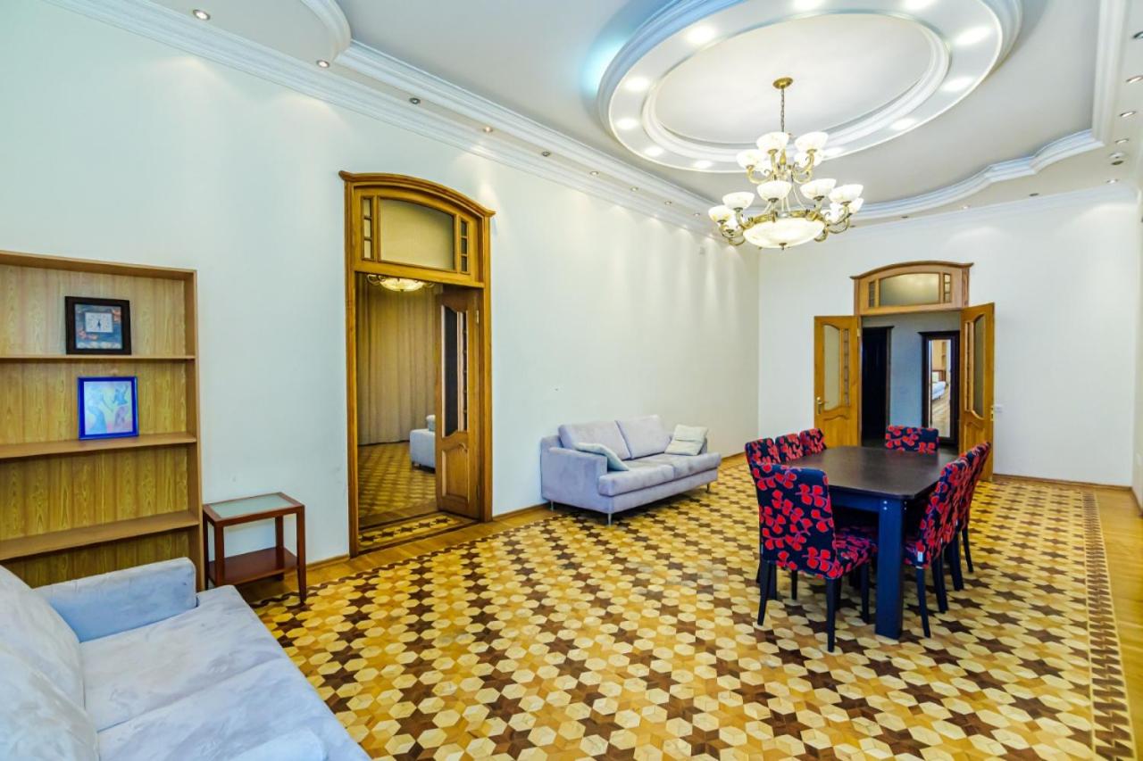 Big Apartment Saray