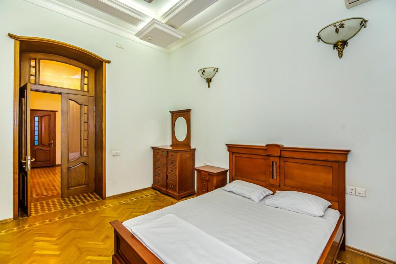 Big Apartment Saray