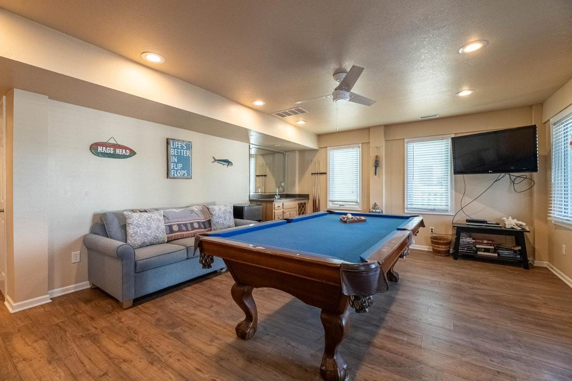 Shorenuff - Nags Head MP 11, Ocean View, Beach 200 Yds, Pool, Hot Tub, Pool Table, YR Flex Stays