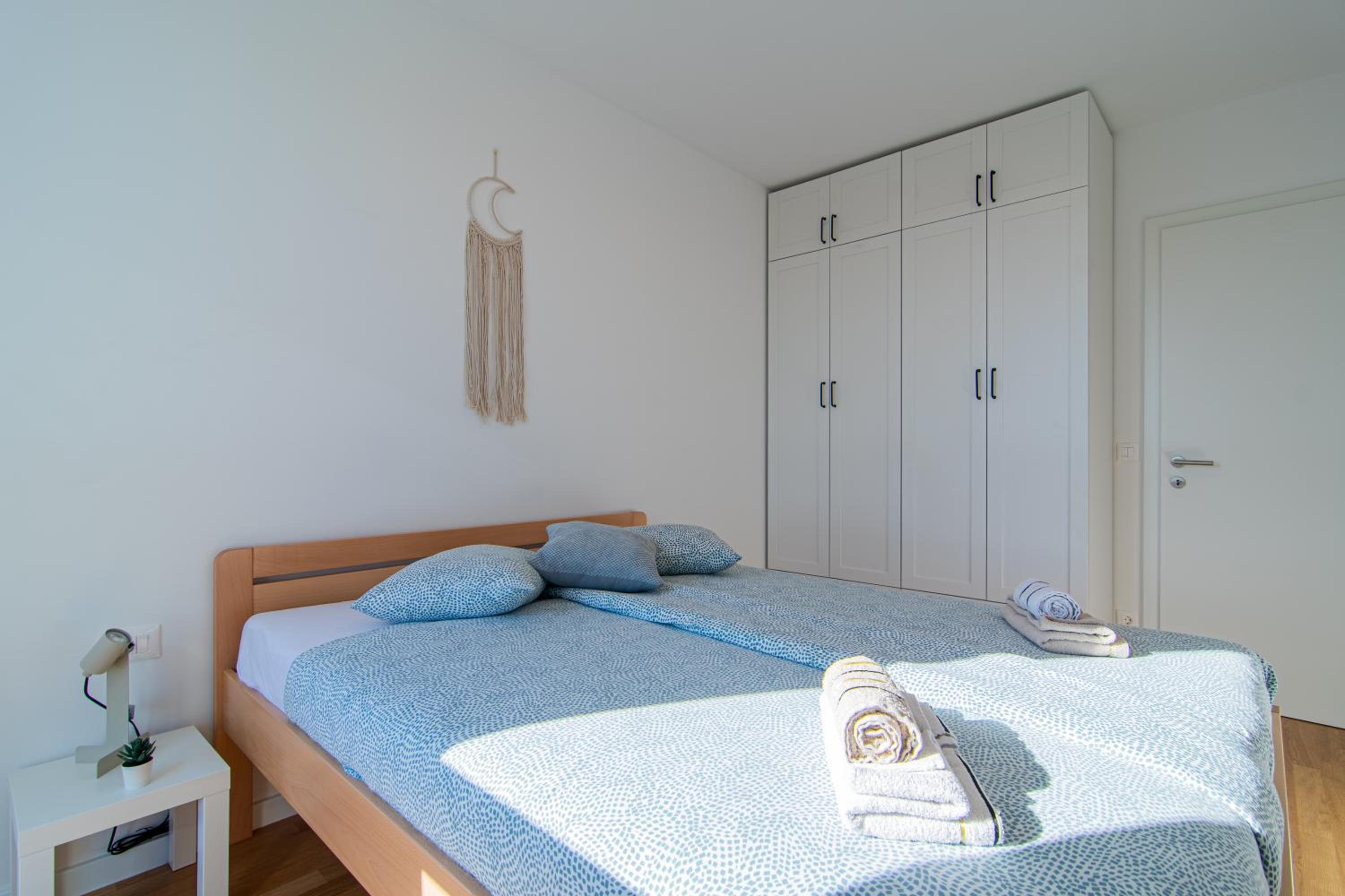 Flexible SelfCheckIns 67 - Zagreb - Loggia - Brand New - Luxury - Garage view 3