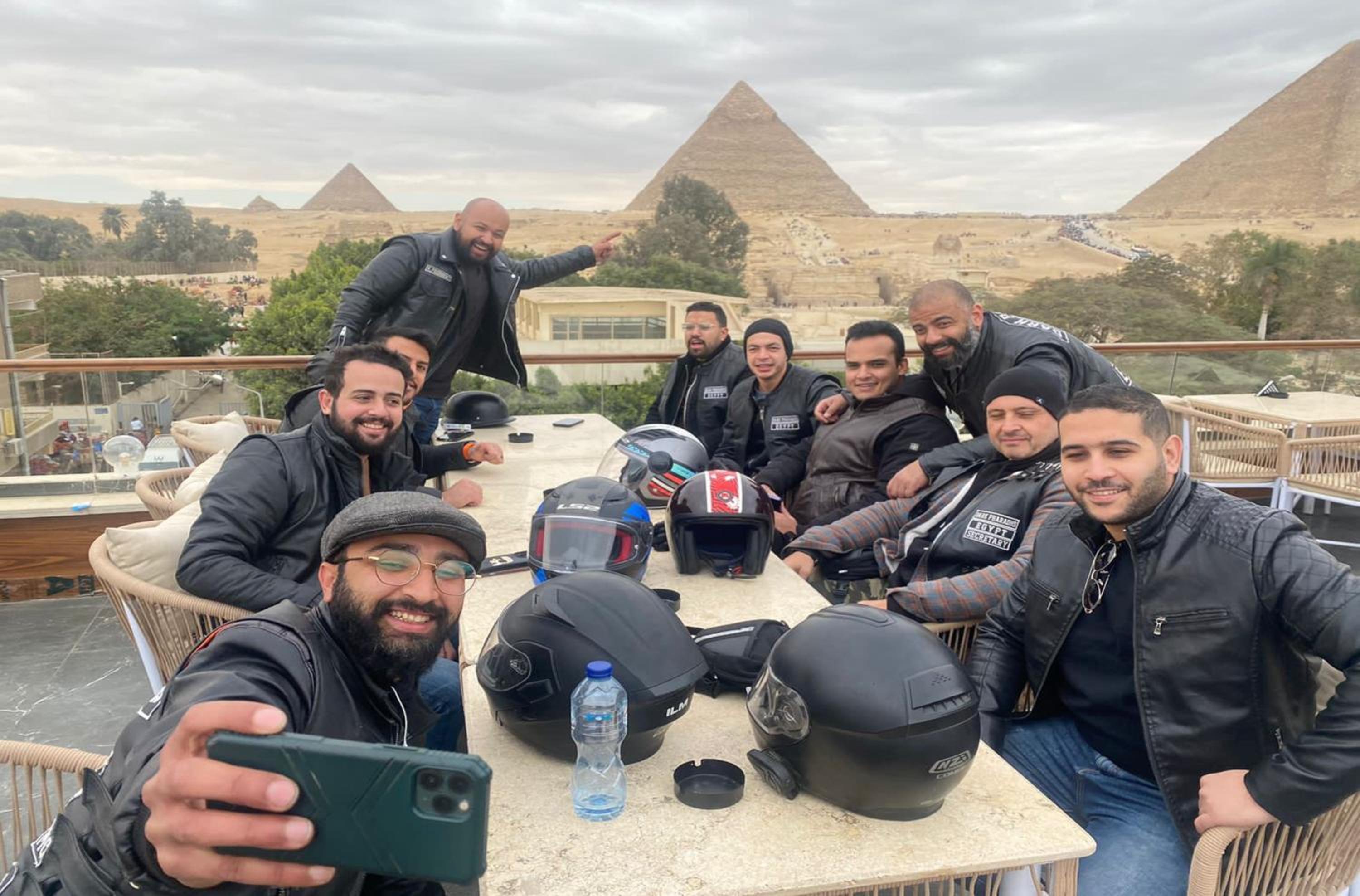 Tree Lounge Pyramids View INN , Sphinx Giza