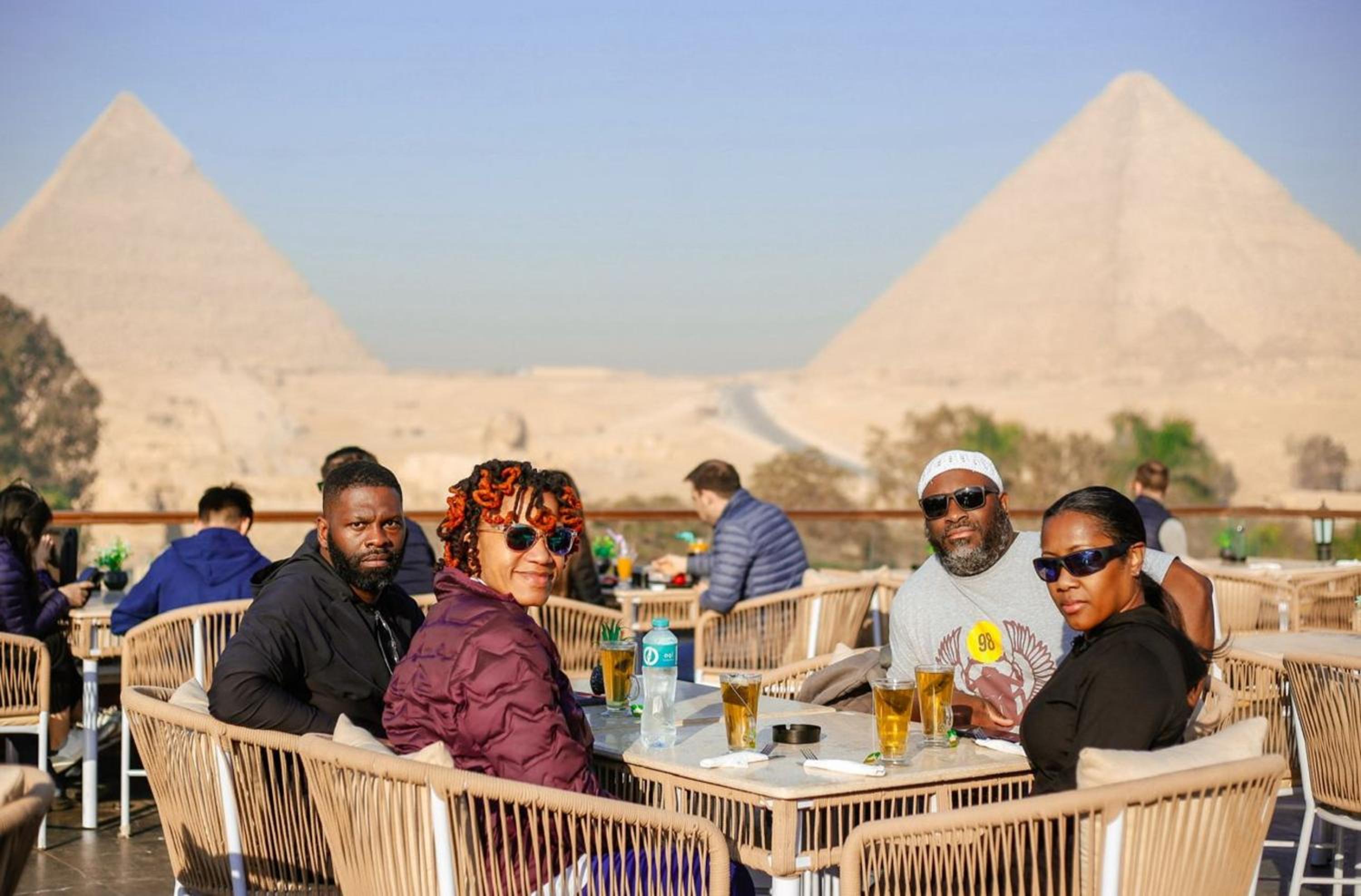 Tree Lounge Pyramids View INN , Sphinx Giza