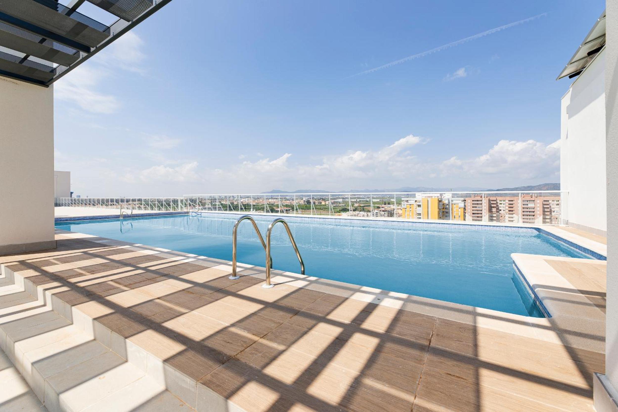 Apartamentos en Canet al mar, junto playa y con piscina view 4