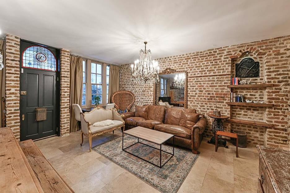 Knightsbridge 2BR Mews House