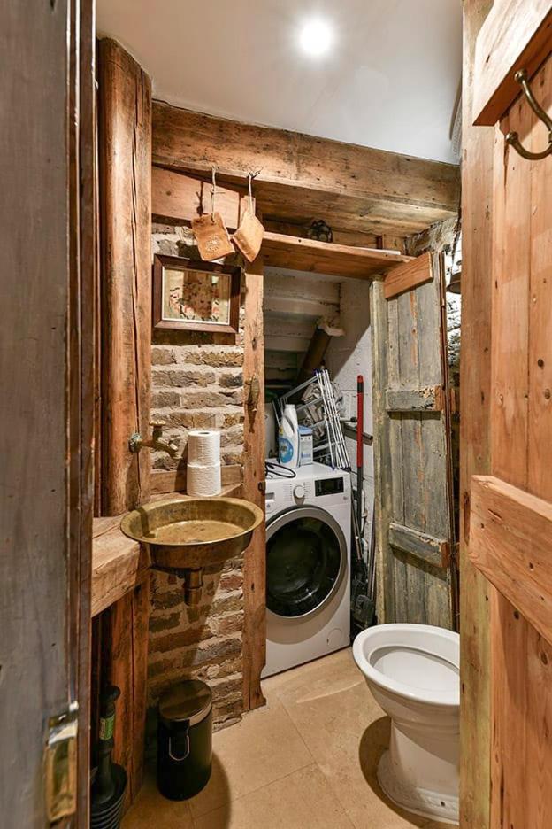 Knightsbridge 2BR Mews House