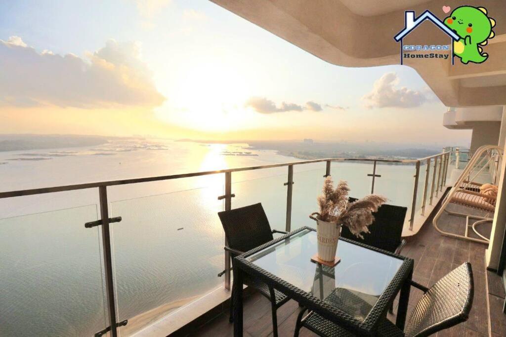 4BR high floor unblock seaview danga bay Lovell by Gdragon HomeStay