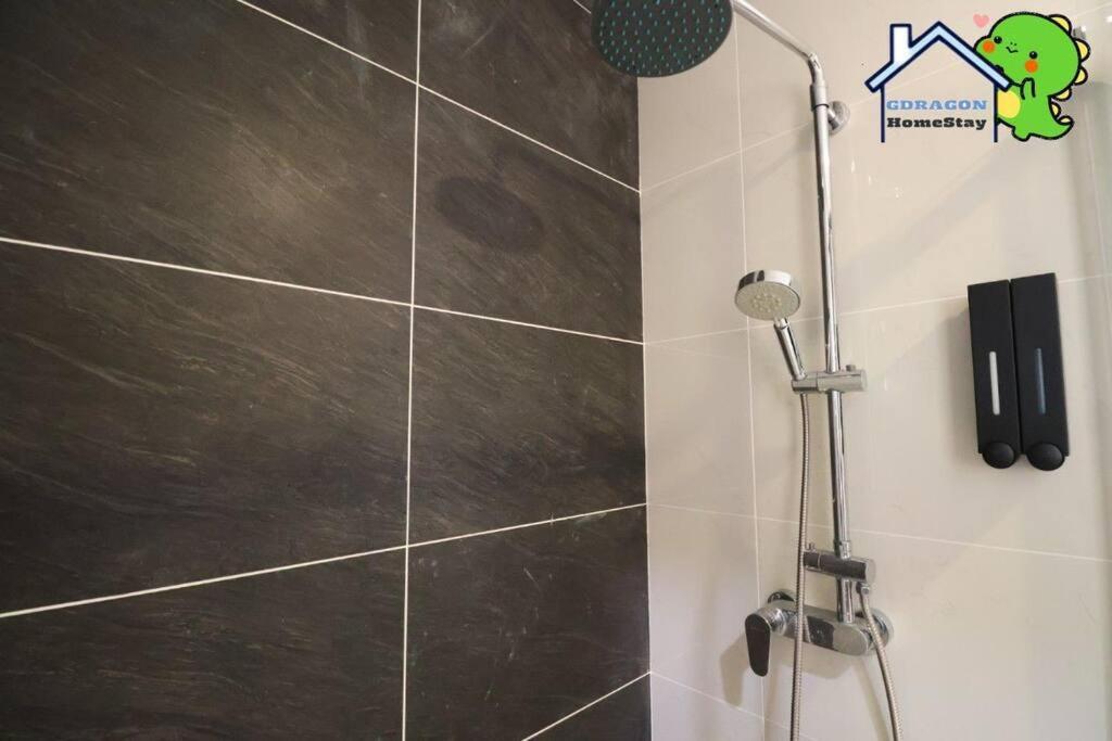 4BR high floor unblock seaview danga bay Lovell by Gdragon HomeStay