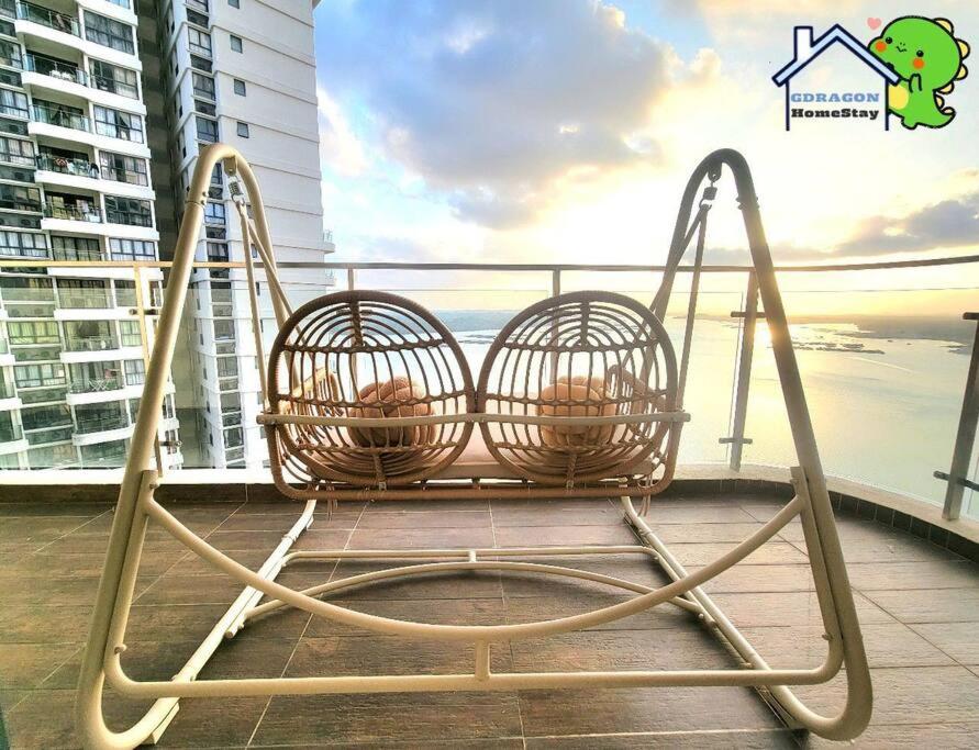 4BR high floor unblock seaview danga bay Lovell by Gdragon HomeStay