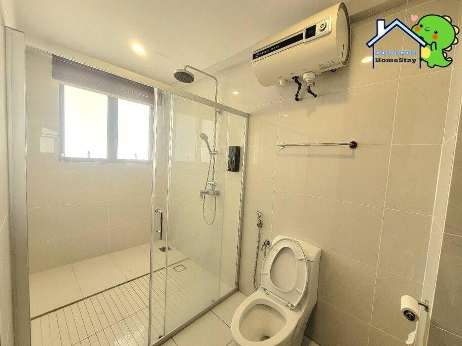 4BR high floor unblock seaview danga bay Lovell by Gdragon HomeStay