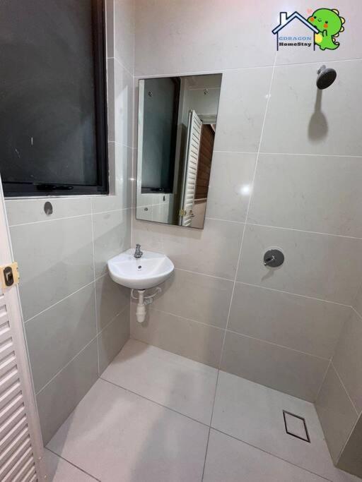 4BR high floor unblock seaview danga bay Lovell by Gdragon HomeStay