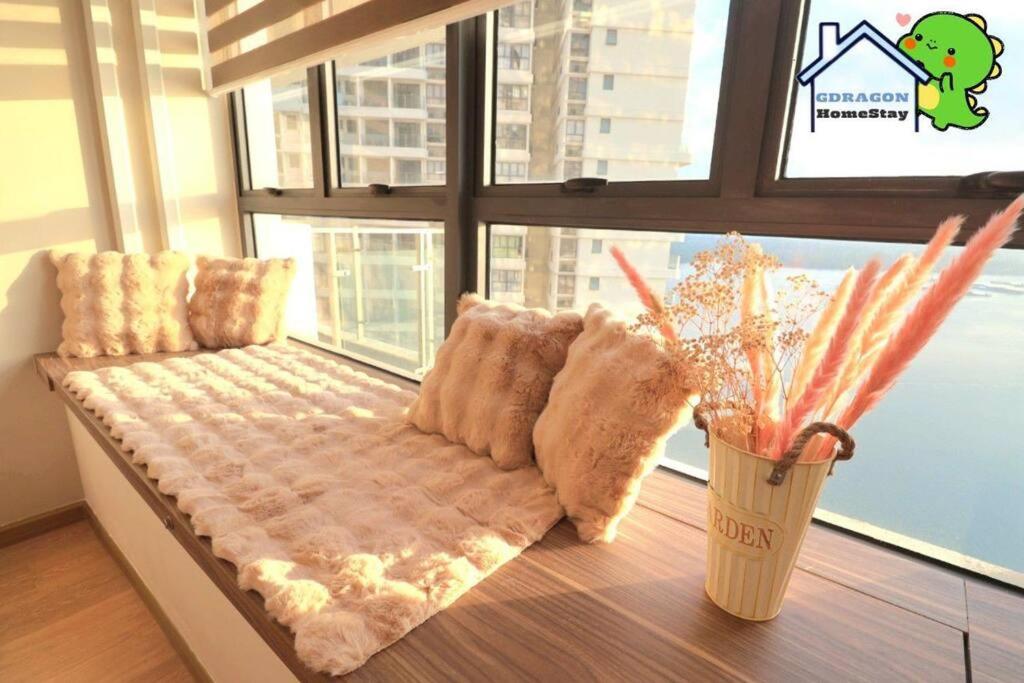 4BR high floor unblock seaview danga bay Lovell by Gdragon HomeStay