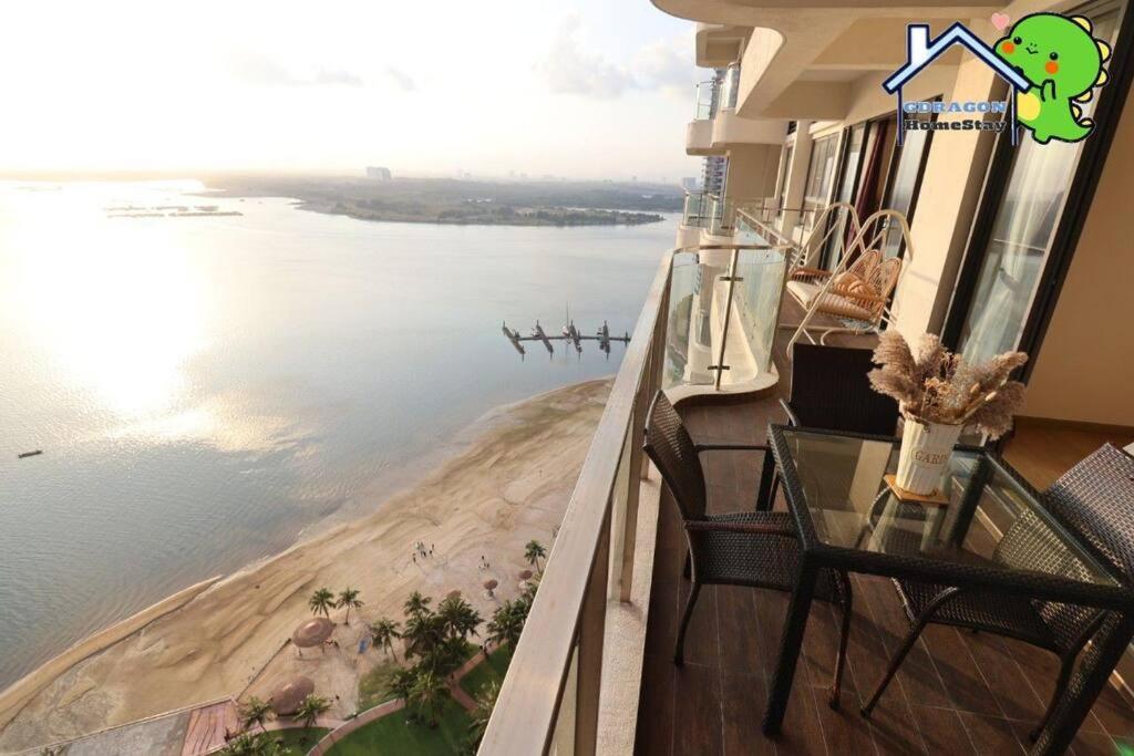 4BR high floor unblock seaview danga bay Lovell by Gdragon HomeStay