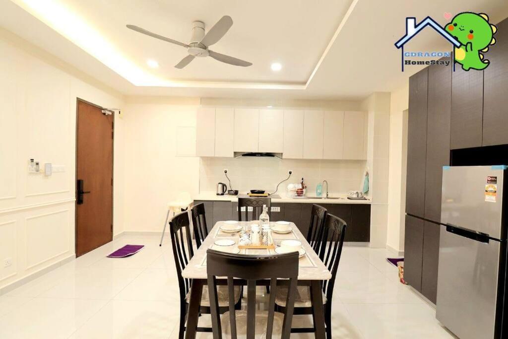 4BR high floor unblock seaview danga bay Lovell by Gdragon HomeStay
