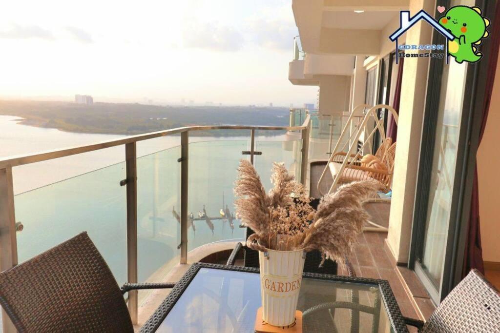 4BR high floor unblock seaview danga bay Lovell by Gdragon HomeStay