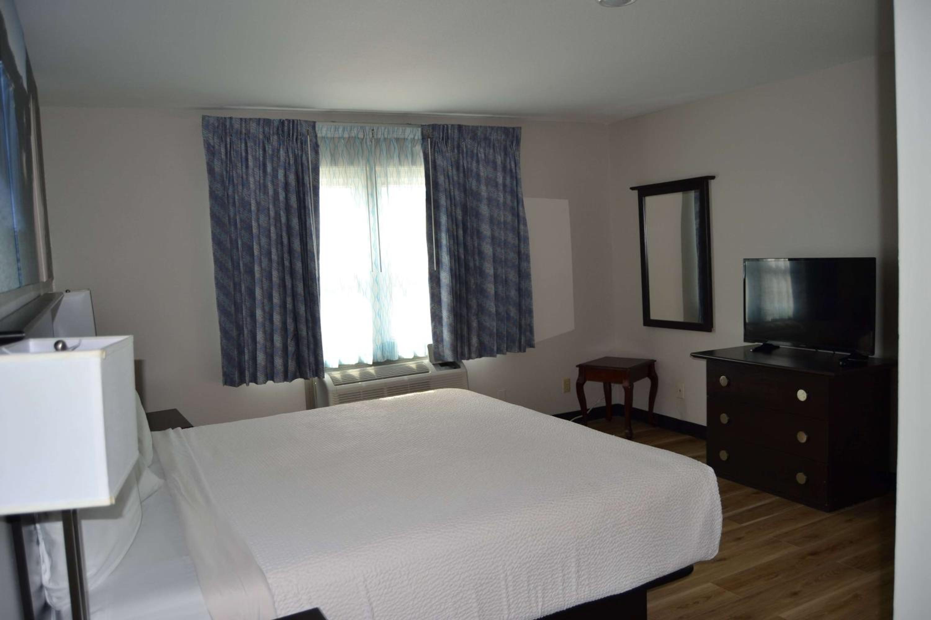 Sikeston Vacations - Days Inn and Suites by Wyndham Sikeston - Property Image 9
