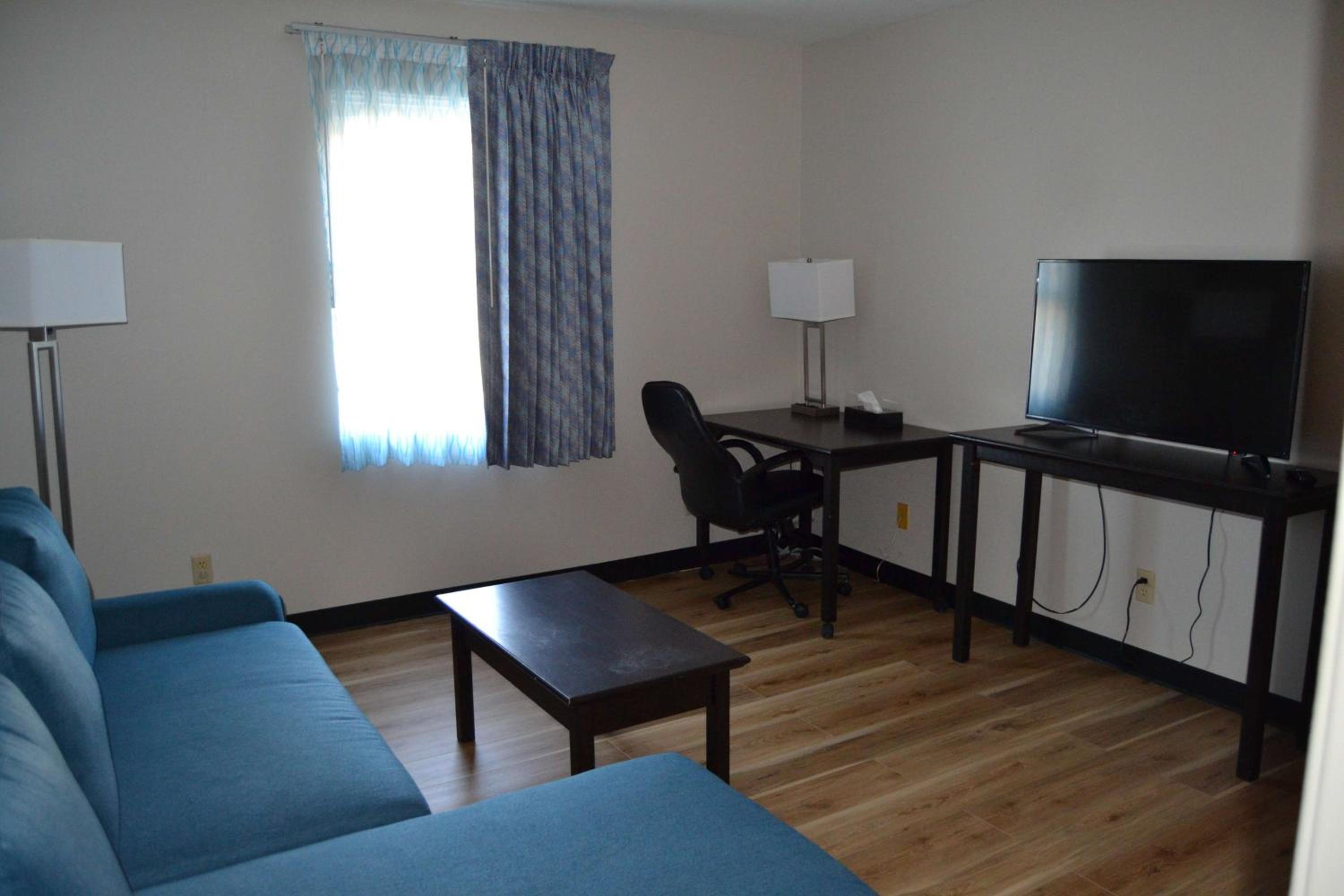 Sikeston Vacations - Days Inn and Suites by Wyndham Sikeston - Property Image 12
