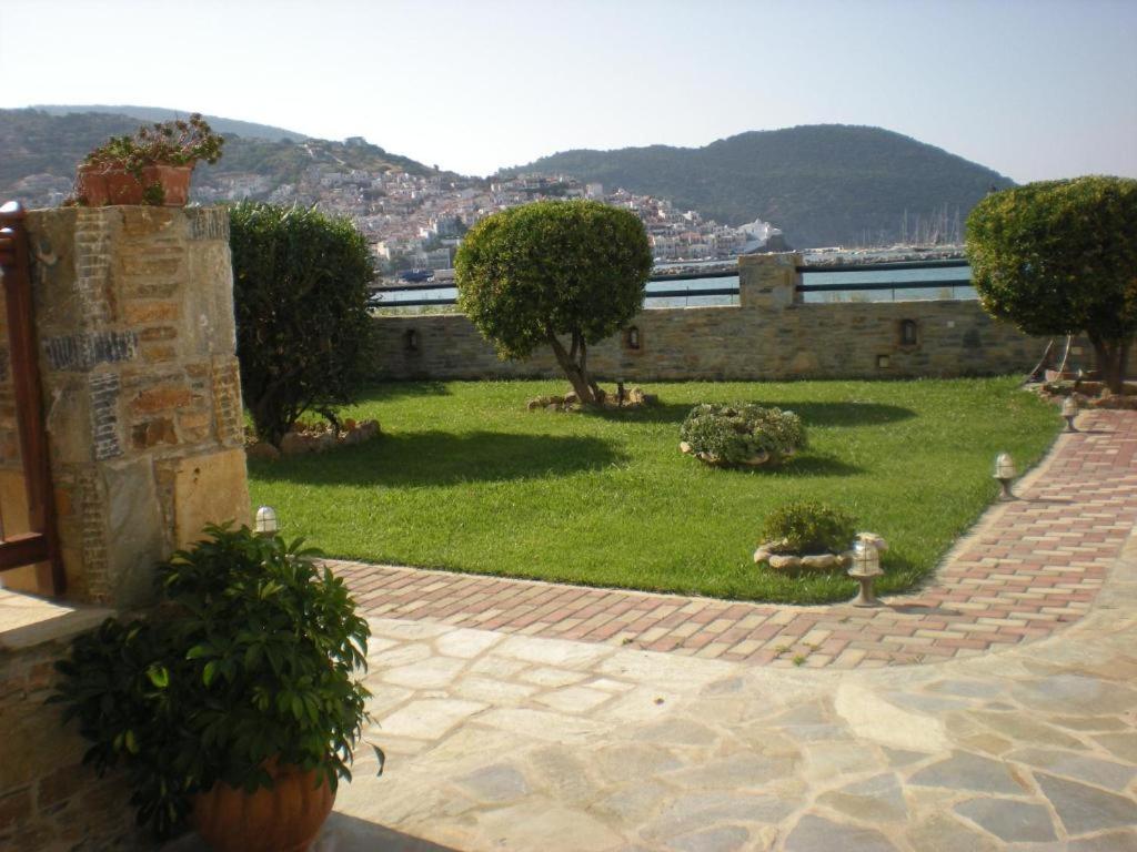 Nikolaos studios apartments