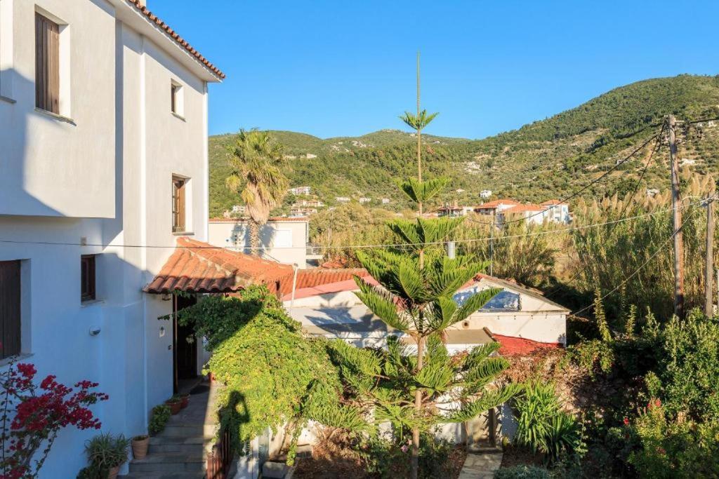 Nikolaos studios apartments