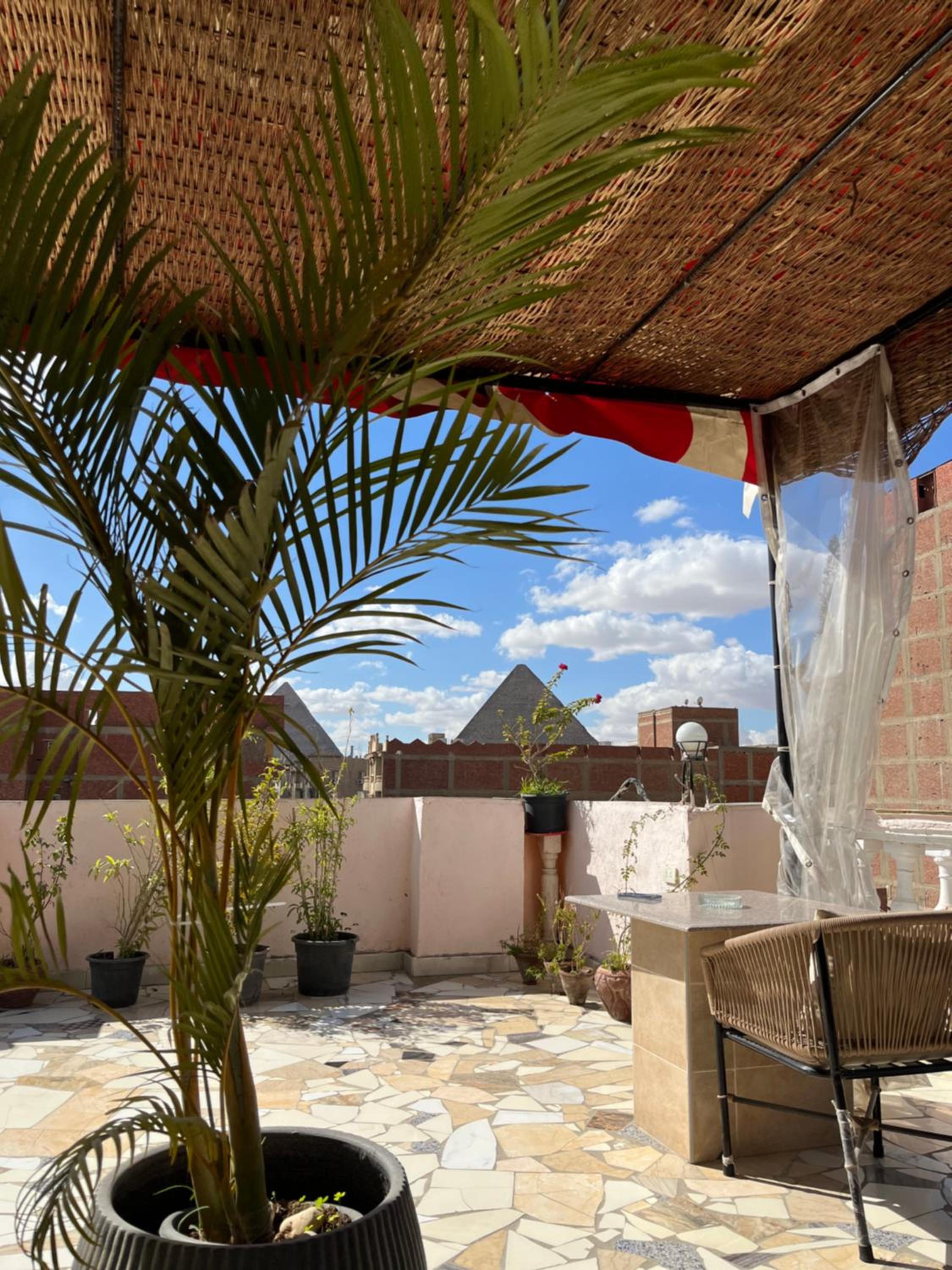 Badr pyramids inn
