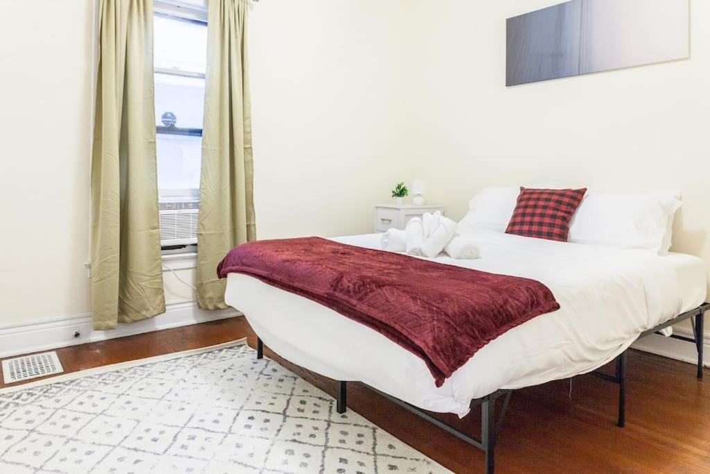 Private 3BD-KingBed_Pool Table_Wifi-TV-NiagraFall view 3
