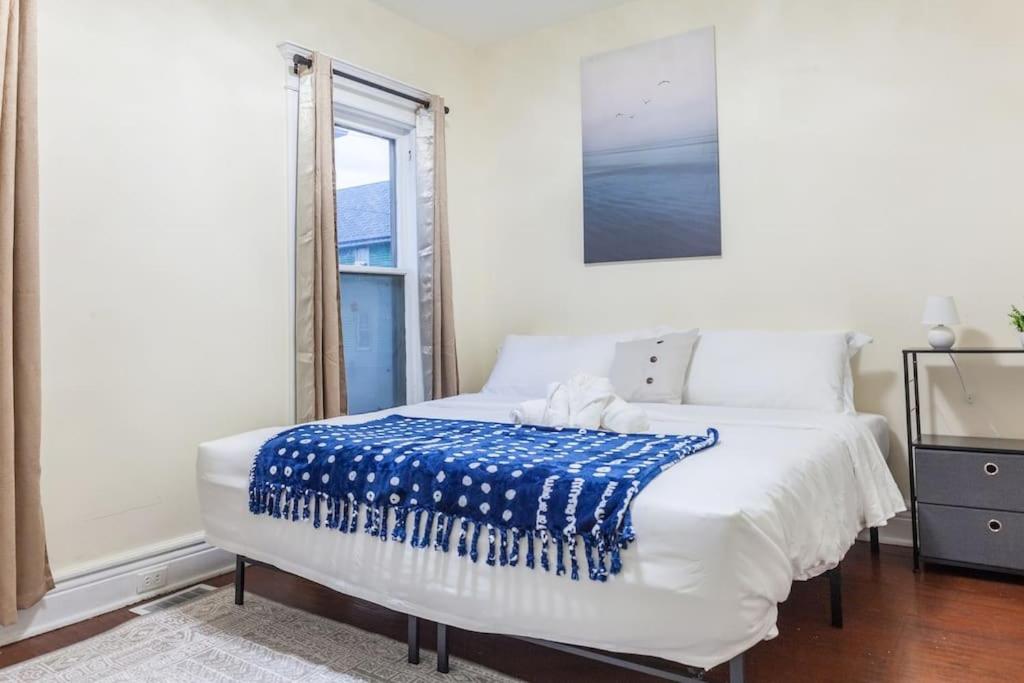 Private 3BD-KingBed_Pool Table_Wifi-TV-NiagraFall view 4