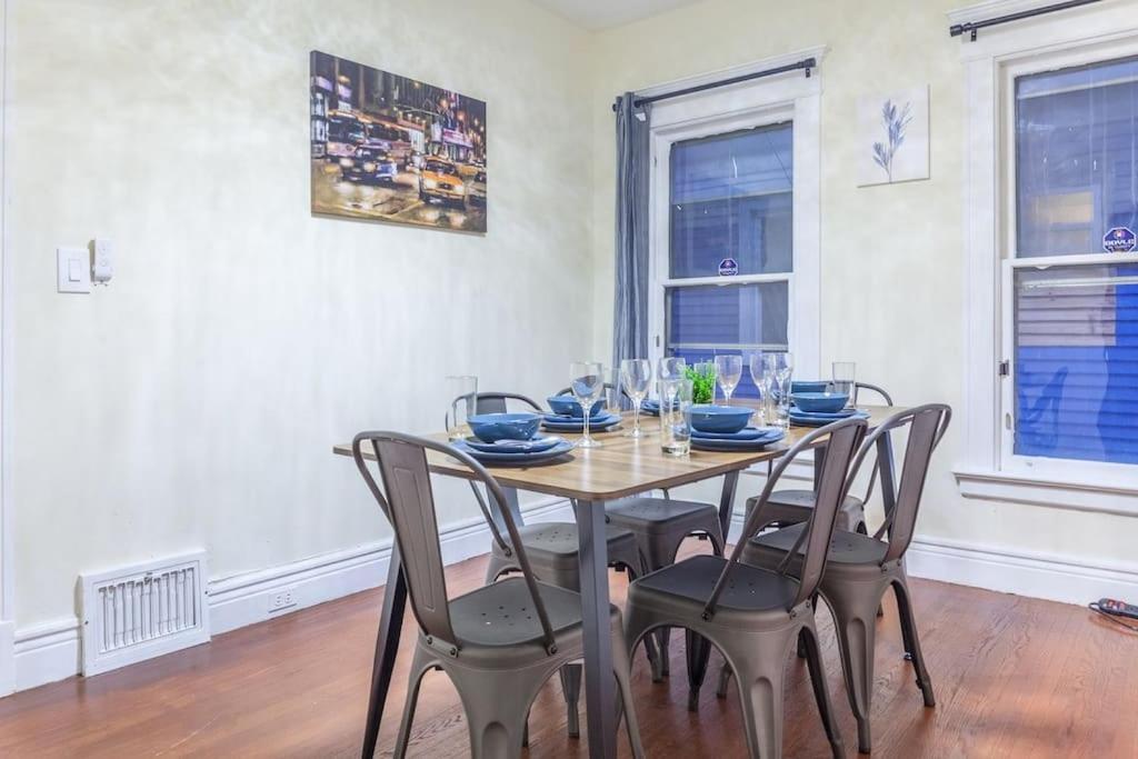 Private 3BD-KingBed_Pool Table_Wifi-TV-NiagraFall view 5