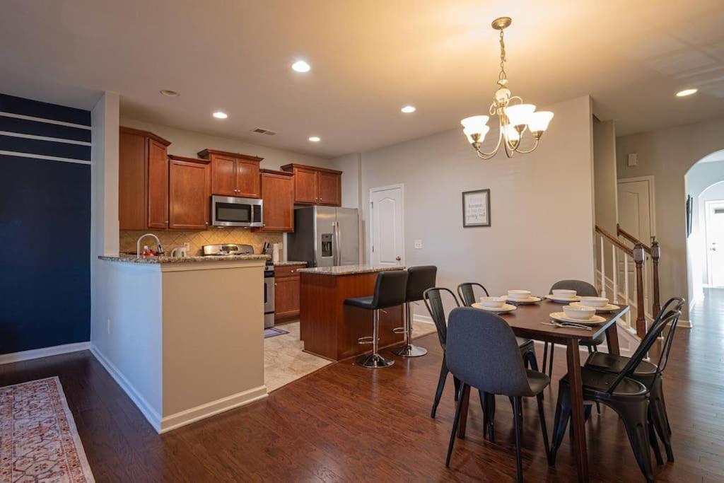 Richburg Vacations - 3BDRm Home w/ KingBedPoolWi-fi-Private - Property Image 3