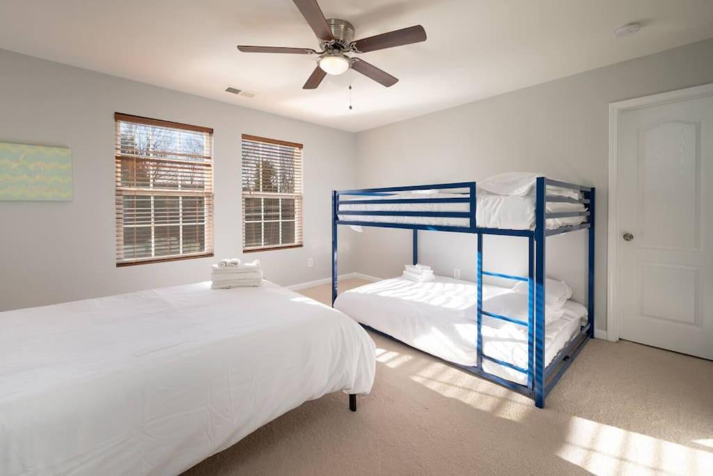 Richburg Vacations - 3BDRm Home w/ KingBedPoolWi-fi-Private - Property Image 4