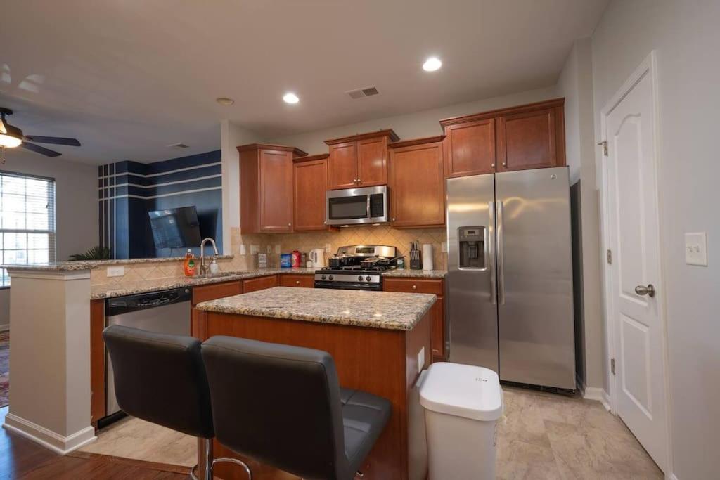3BDRm Home w/ KingBed_Pool_Wi-fi-Private view 2