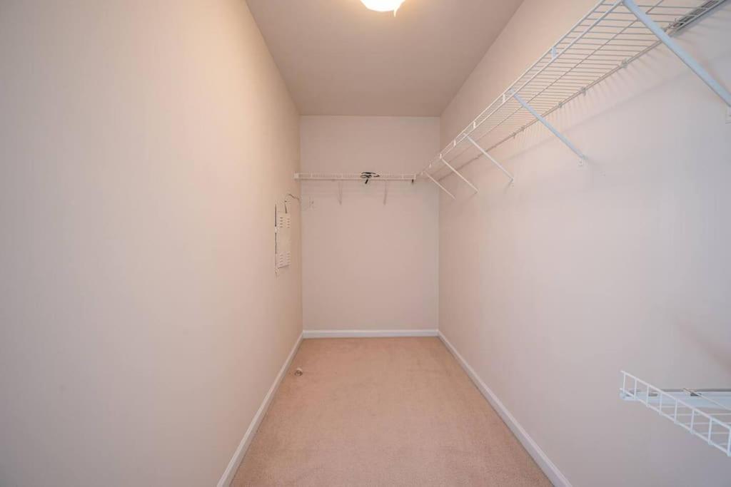 3BDRm Home w/ KingBed_Pool_Wi-fi-Private view 3
