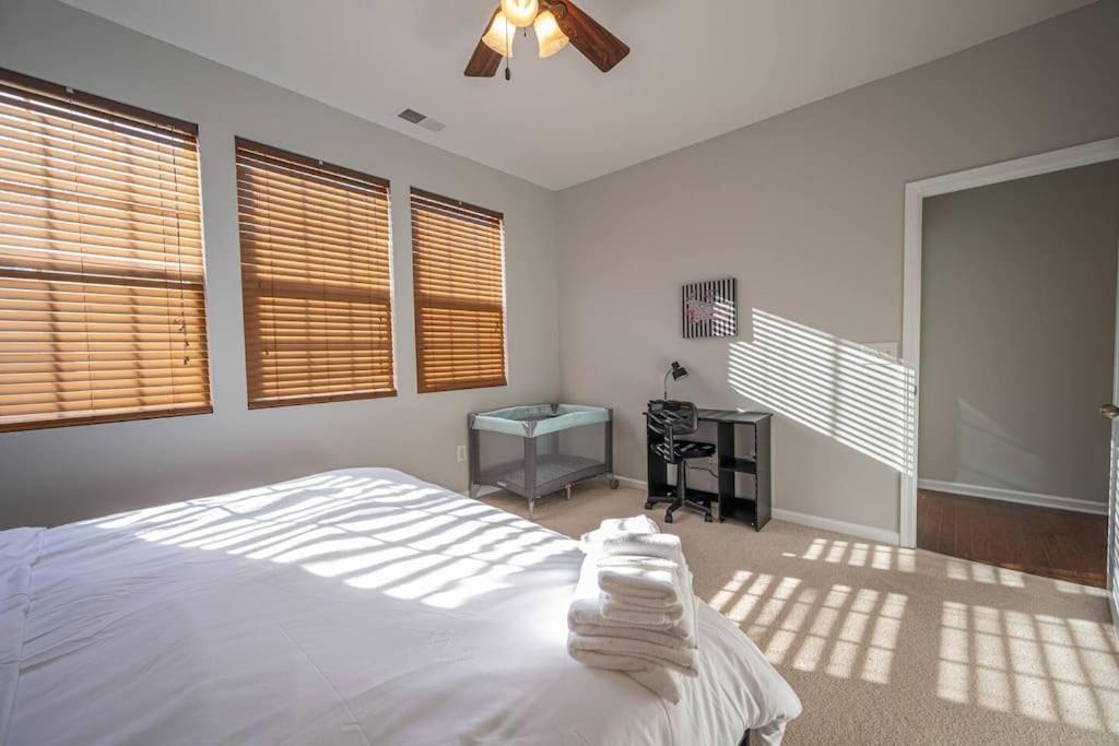 Charlotte Vacations - 3BDRm Home w/ KingBedPoolWi-fi-Private - Property Image 11