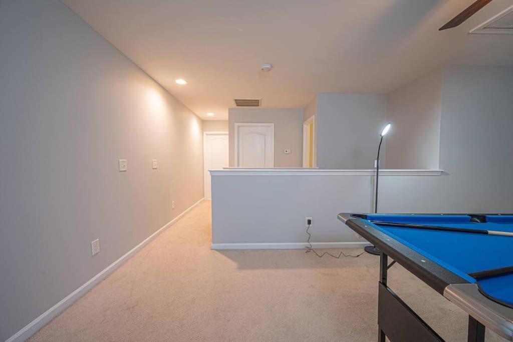 Charlotte Vacations - 3BDRm Home w/ KingBedPoolWi-fi-Private - Property Image 5