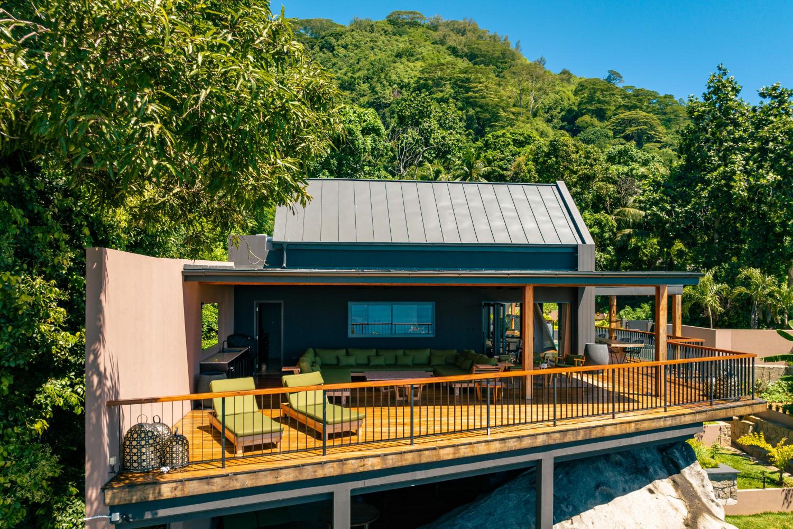 Maison Gaia Seychelles, unobstructed views over the ocean and into the sunset