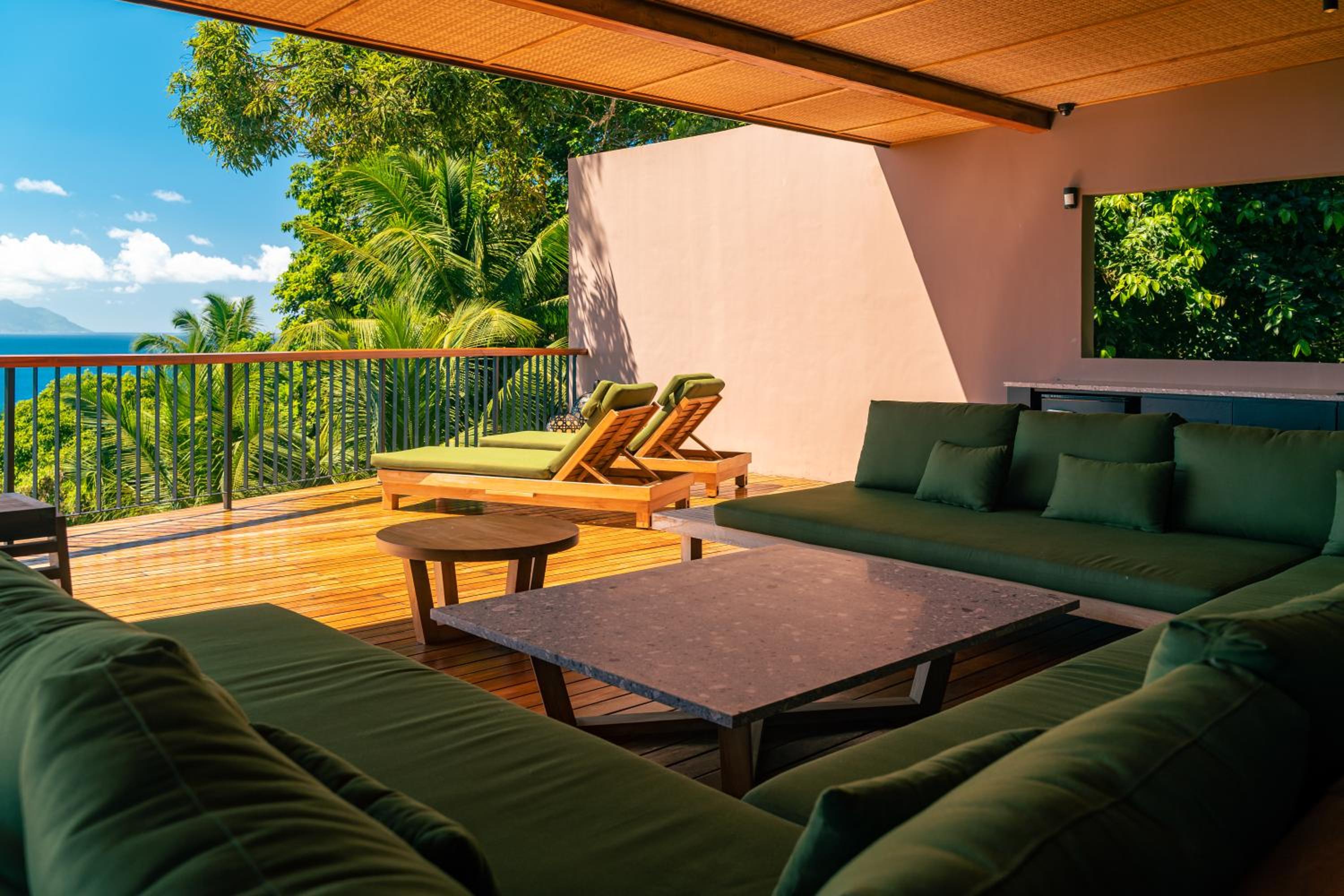 Maison Gaia Seychelles, unobstructed views over the ocean and into the sunset