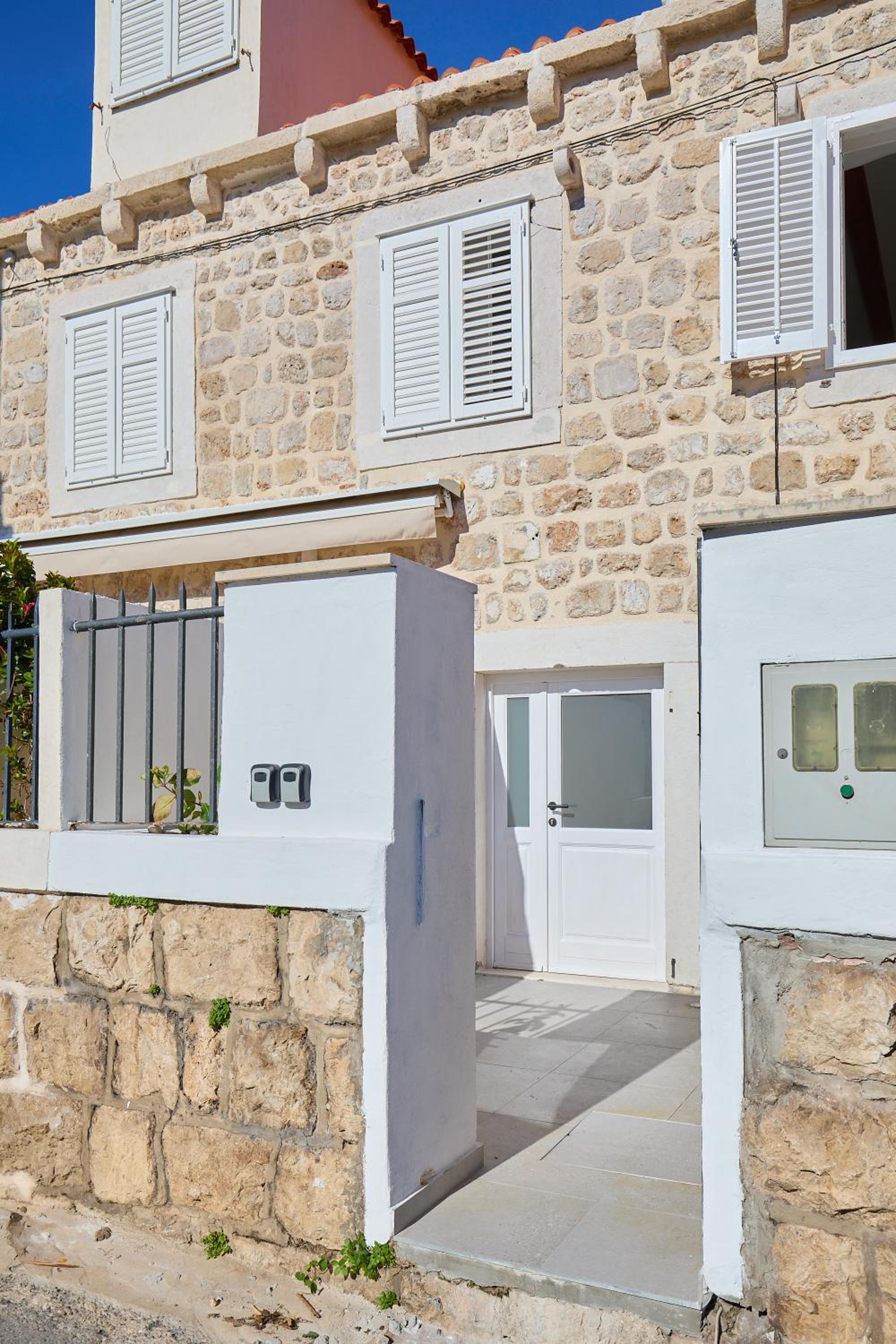 Studio Iza Grada