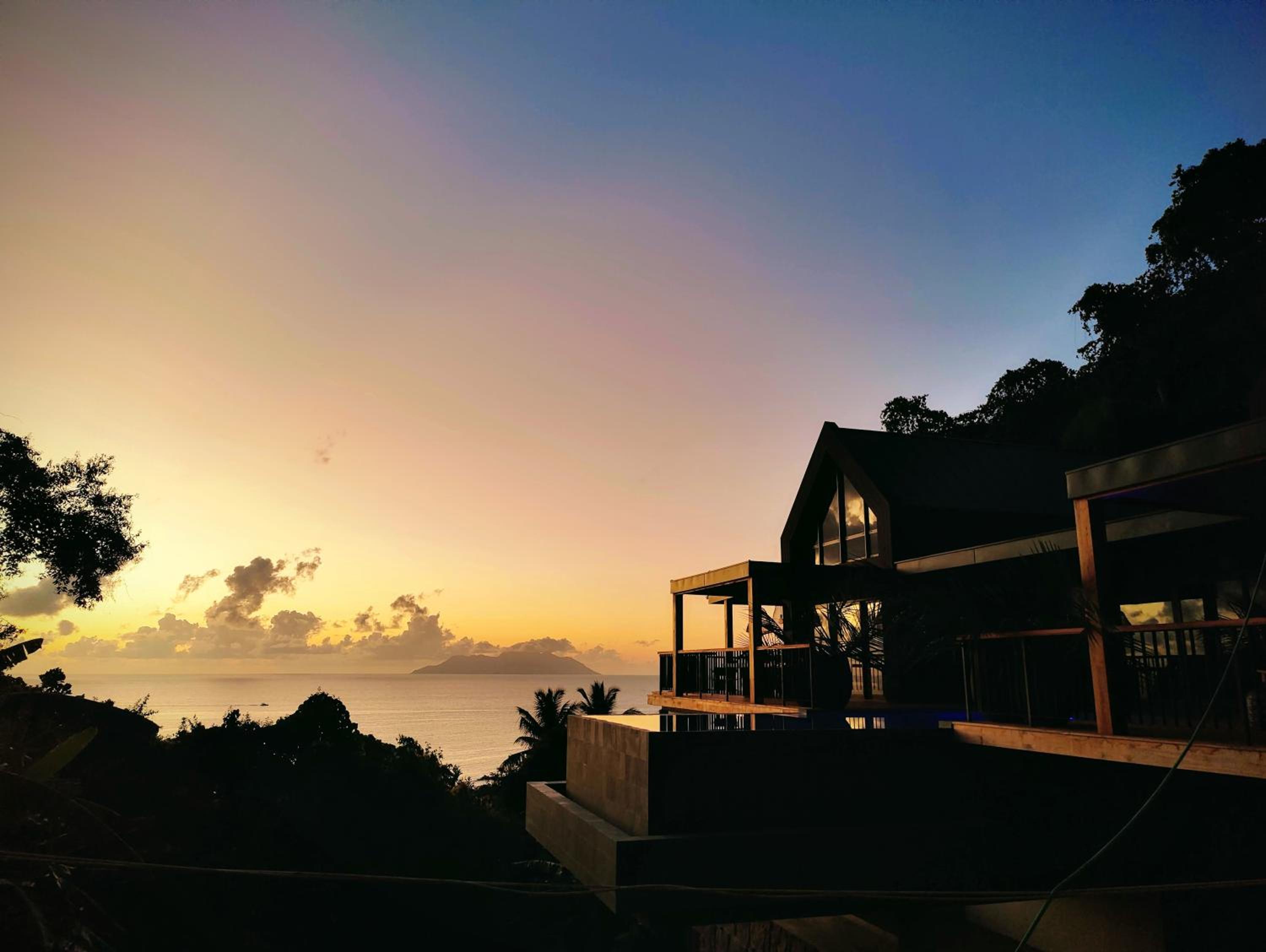 Maison Gaia Seychelles, unobstructed views over the ocean and into the sunset