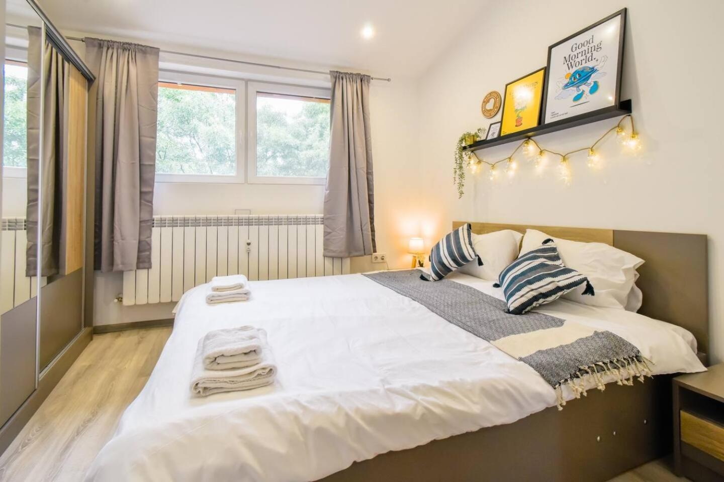 Budget Stay Near Sofias Lions Bridge