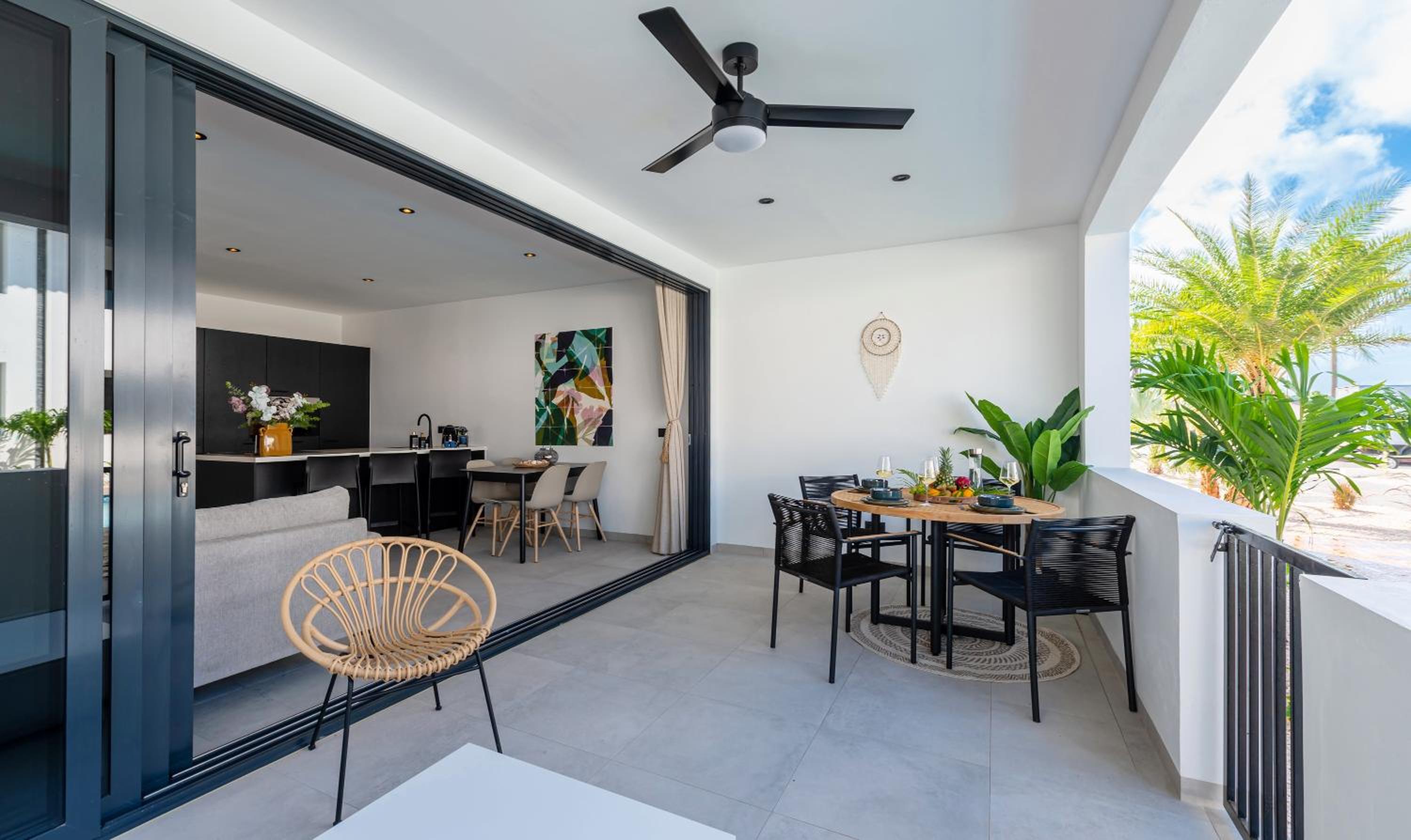 Ocean 11 Luxurious apartment Jan Thiel Curacao