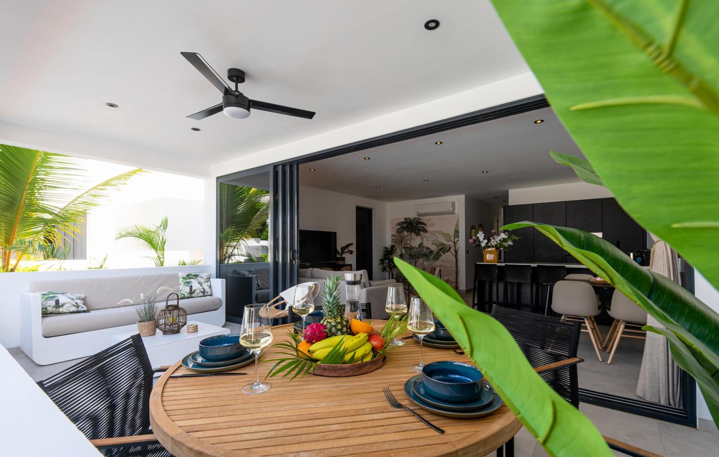 Ocean 11 Luxurious apartment Jan Thiel Curacao