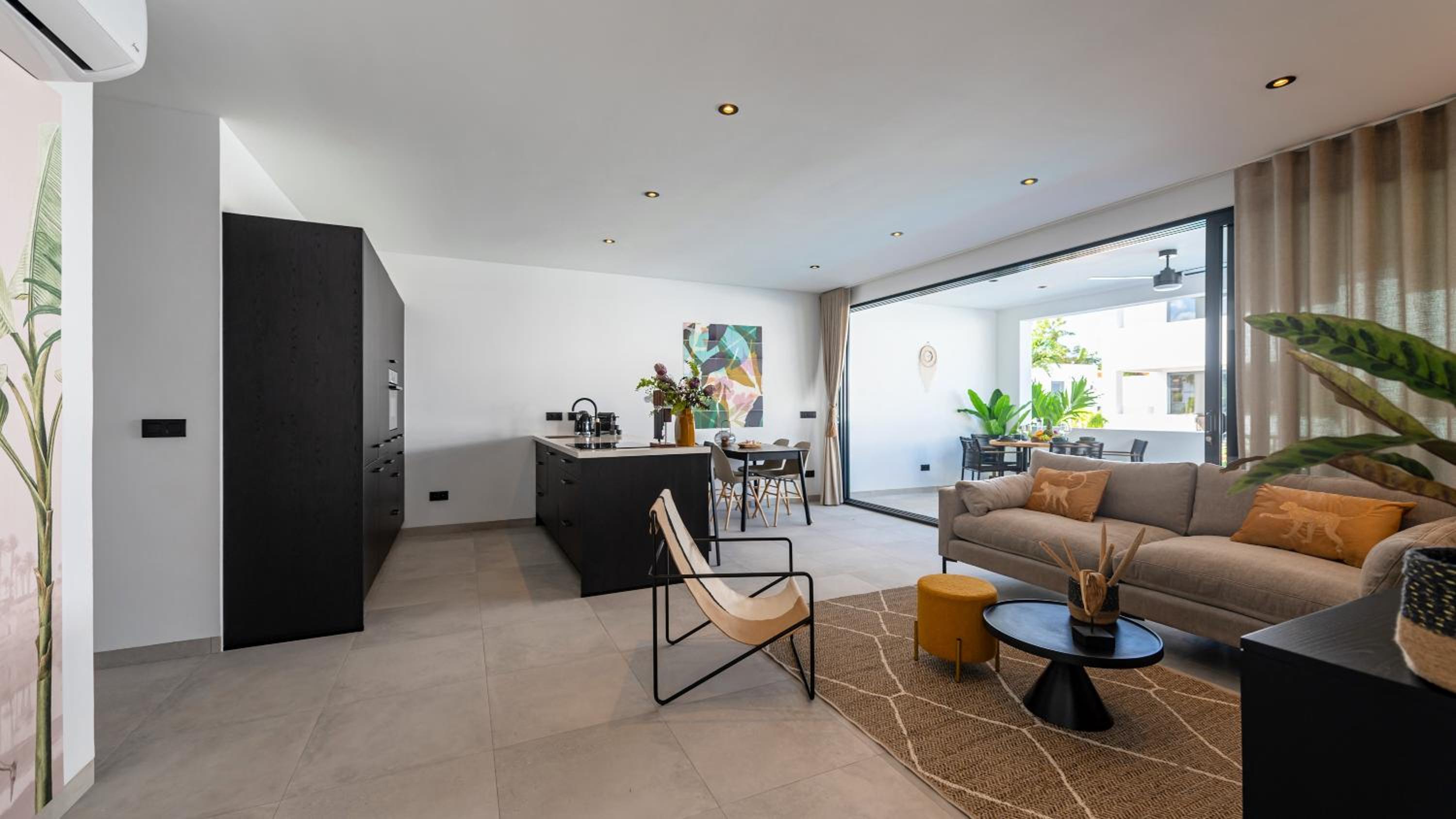 Ocean 11 Luxurious apartment Jan Thiel Curacao
